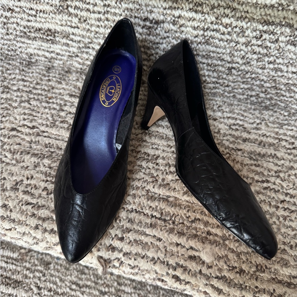 Elegant vintage Black Leather Creations Pumps